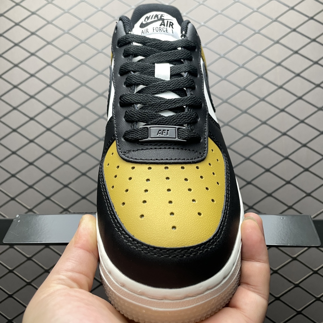 NK Air Force 1 空军一号低帮运动休闲板鞋 CJ8899-111 尺码:36 36.5 37.5 38 38.5 39 40 9