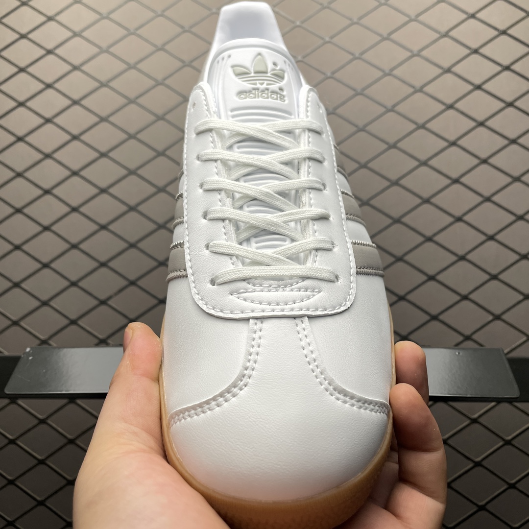 Adidas Gazelle Low-Top Sneakers - Comprehensive 9