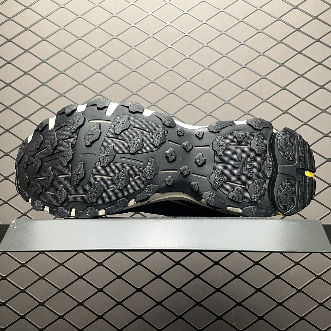 AD 阿迪 Shadow Wturf 山系风格 户外运动鞋 FZ6537 尺码:36 36.5 37 38 38.5 39 40 40.5 41 5