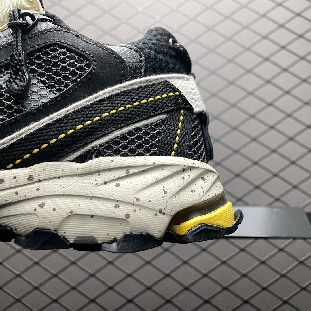 AD 阿迪 Shadow Wturf 山系风格 户外运动鞋 FZ6537 尺码:36 36.5 37 38 38.5 39 40 40.5 41 4
