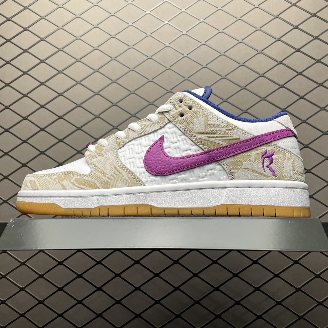 Rayssa Leal x Nike SB Dunk Low FZ5251-001 Low-Top Sneakers