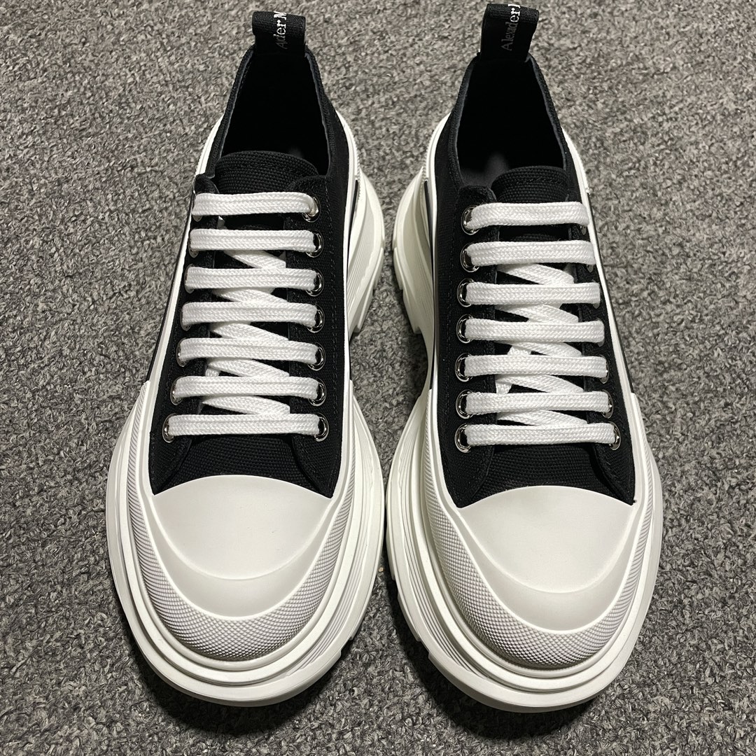 純原版本 官方新版 Alexander McQueen 亞歷山大麥昆 Tread Slick 經典厚底馬丁鞋 平臺高階零售專供品質 市售最高版本 原裝購回原版開發 私模打造 原版小牛皮內裡 （鞋墊同步升級為拼接鞋墊）正確鞋舌立體燙畫LOGO