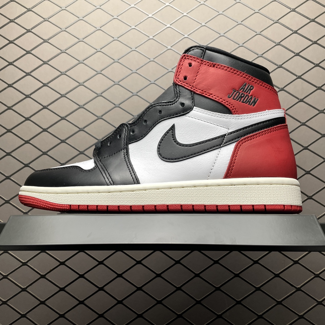 Air Jordan  High AJ1乔1高帮文化篮球鞋 DZ5485-106 完美品质 细节如图所示 鞋面切割工整 冲孔整齐干净 中底拉帮线 QC标 鞋盒钢印 整体清洁度等各方面细节完全碾压市面9