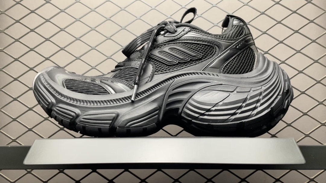 Balenciaga 10XL Retro Chunky Sneakers HD Real-Shot Video - Shoe