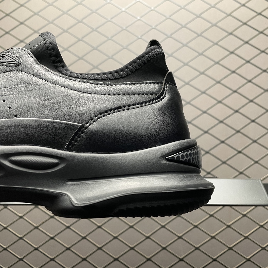 图片[4]-Ecco 爱步BIOM 透气健步鞋 516108 防滑跑步鞋 健步C系列新款 黄景瑜同款 牛皮鞋面 纹理自然，柔韧耐穿 BIOM自然律动科技鞋楦，符合人体工学，带来裸足体验 气垫中底 带来轻盈舒适的上脚感受 橡胶外底，适应多种地形，防滑耐磨，强劲抓地 鞋面和鞋底一体成型合脚耐穿 城市运动 自在逸步 尺码：38 39 40 41 42 43 44 皮鞋码-选品中心