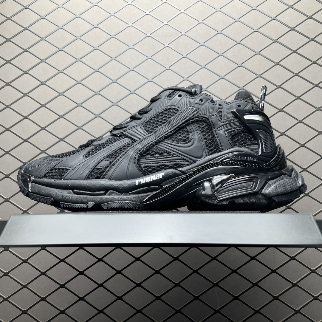 💰820 純原Balenciaga 巴黎世家 Runner 破壞風 巴黎七代半 手工做舊款復古老爹鞋 官方原配套鞋盒 防塵紙配套齊全 尺碼：35 36 37 38 39 40 41 42 43 44 45 46 編號：50IFTU6A