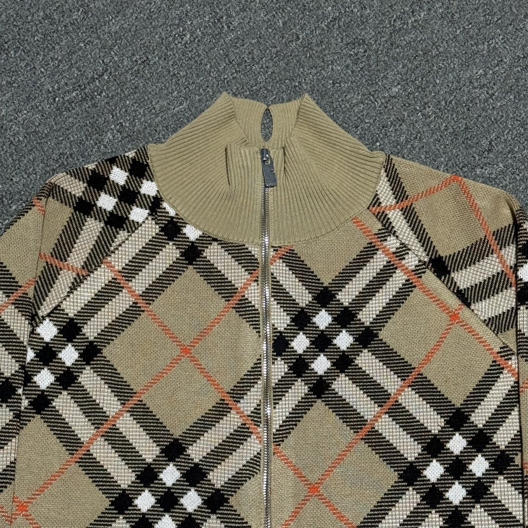 图片[2]-S# BBR 巴宝莉 格纹拉链羊毛毛衣 高端零售专供 真正原版开发 品质保证 100%放心出街 尺码：S M L XL-选品中心