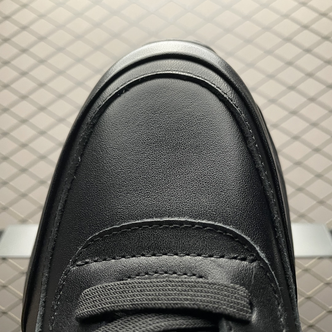 图片[7]-ECCO 爱步健步休闲皮鞋 518821 牛皮鞋面 细腻柔软 纹理自然 柔韧耐穿 自然律动科技鞋楦，符合人体工学 带来裸足体验 直接注塑工艺连接鞋面与鞋底 一体成型，合脚耐穿 柔软超轻中底 提供出色的能量回弹和缓震体验 橡胶大底，抓地力强，具有良好的耐磨性 城市运动 适跑畅练 尺码：38 39 40 41 42 43 44 皮鞋码-选品中心