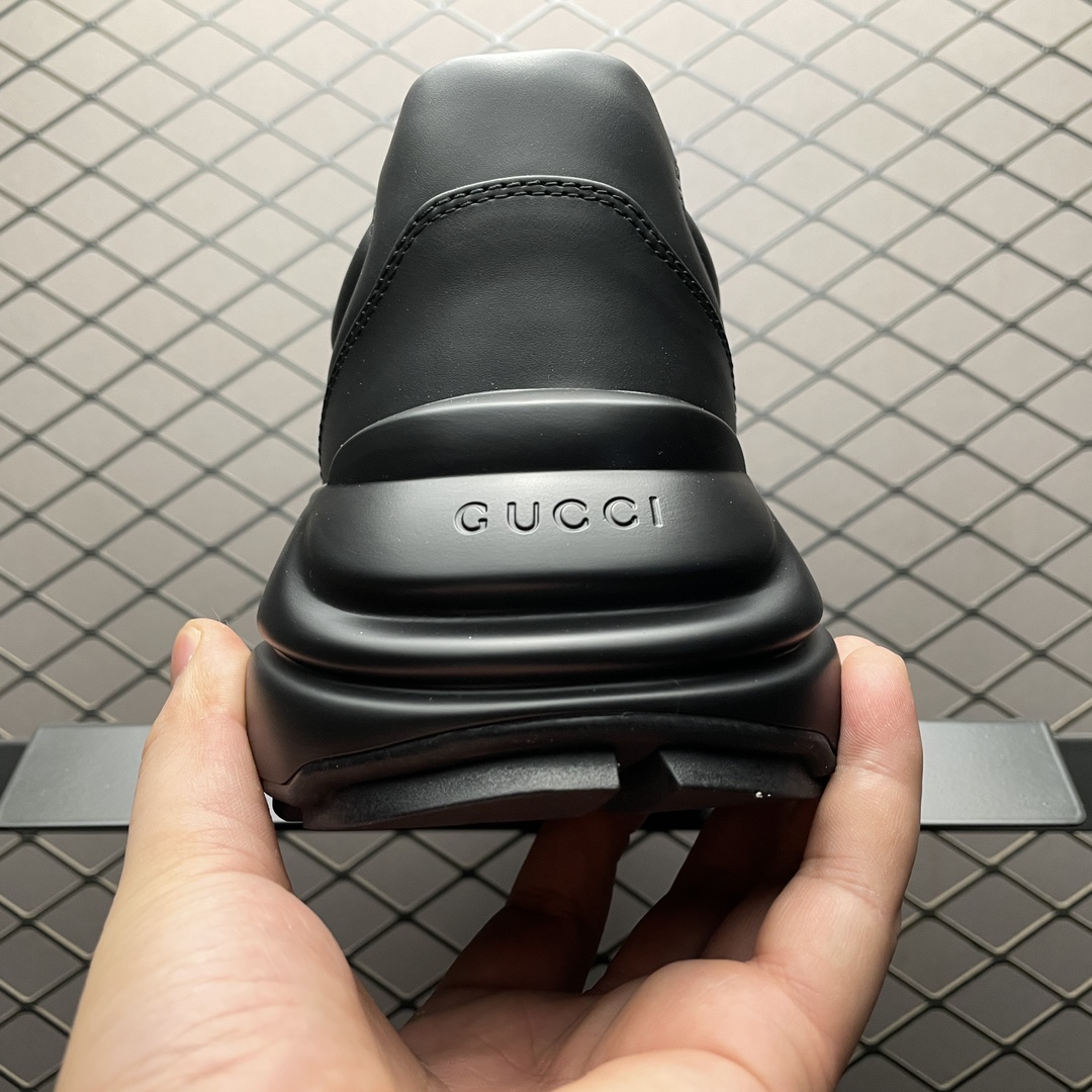 Gucci Bag Collection crafted with premium materials and signature design 2