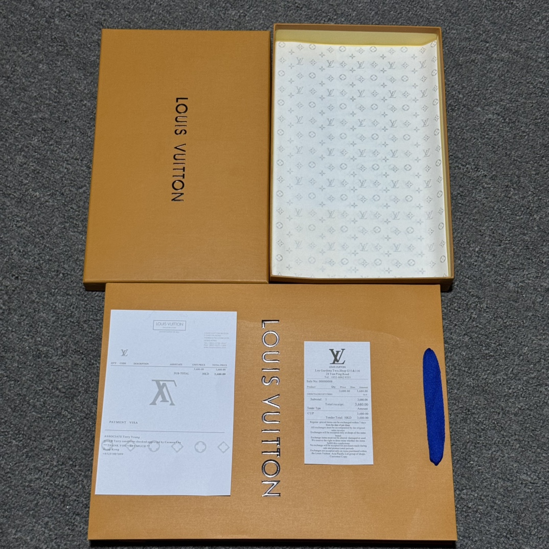 图片[7]-S# 1V 驴家 新年限定 Reykjavik 双面羊绒流苏围巾 高端零售专供 原版开发 品质保证 100％放心出街 全套包装 两面可交替佩戴 ，面积大可作披风佩戴 采用100%羊绒，一体纺织工艺，羊绒与羊毛虽然都很保暖，但羊毛在舒适度上不如羊绒，羊绒更加细腻柔软！羊绒的质感直接爆表 男女同款 注意 ⚠清洗建议：由于羊毛的材质特性，尽量干洗，尽量干洗，暴力机洗会出现缩水情况 ！如果觉得干洗，一次太贵，有耐心的朋友也可以手洗，一定要冷水，且不能手搓！清洗后第一时间压干（不会滴水的程度）不能拧干！不能拧干！-选品中心