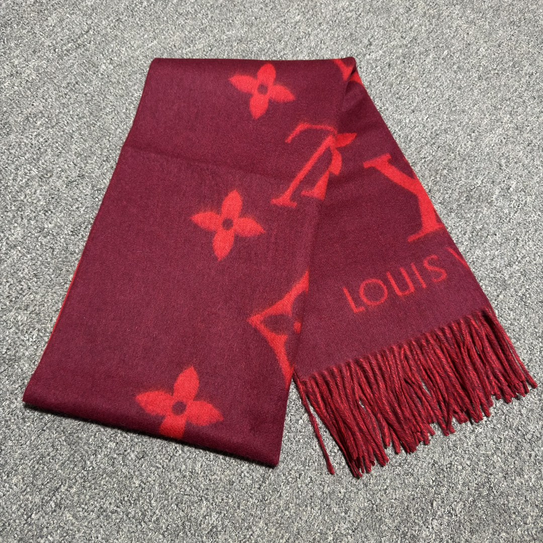 图片[6]-S# 1V 驴家 新年限定 Reykjavik 双面羊绒流苏围巾 高端零售专供 原版开发 品质保证 100％放心出街 全套包装 两面可交替佩戴 ，面积大可作披风佩戴 采用100%羊绒，一体纺织工艺，羊绒与羊毛虽然都很保暖，但羊毛在舒适度上不如羊绒，羊绒更加细腻柔软！羊绒的质感直接爆表 男女同款 注意 ⚠清洗建议：由于羊毛的材质特性，尽量干洗，尽量干洗，暴力机洗会出现缩水情况 ！如果觉得干洗，一次太贵，有耐心的朋友也可以手洗，一定要冷水，且不能手搓！清洗后第一时间压干（不会滴水的程度）不能拧干！不能拧干！-选品中心