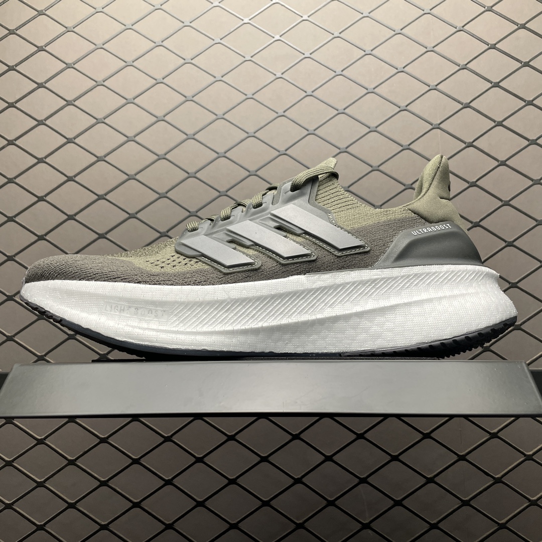 💰569 純原AD 阿迪 Ultra Boost 5 超彈力爆米花中底休閒跑步鞋 ID8815 尺碼：39 40 40.5 41 42 42.5 43 44 44.5 45 46 46.5 47 48 編號：27TDEE101