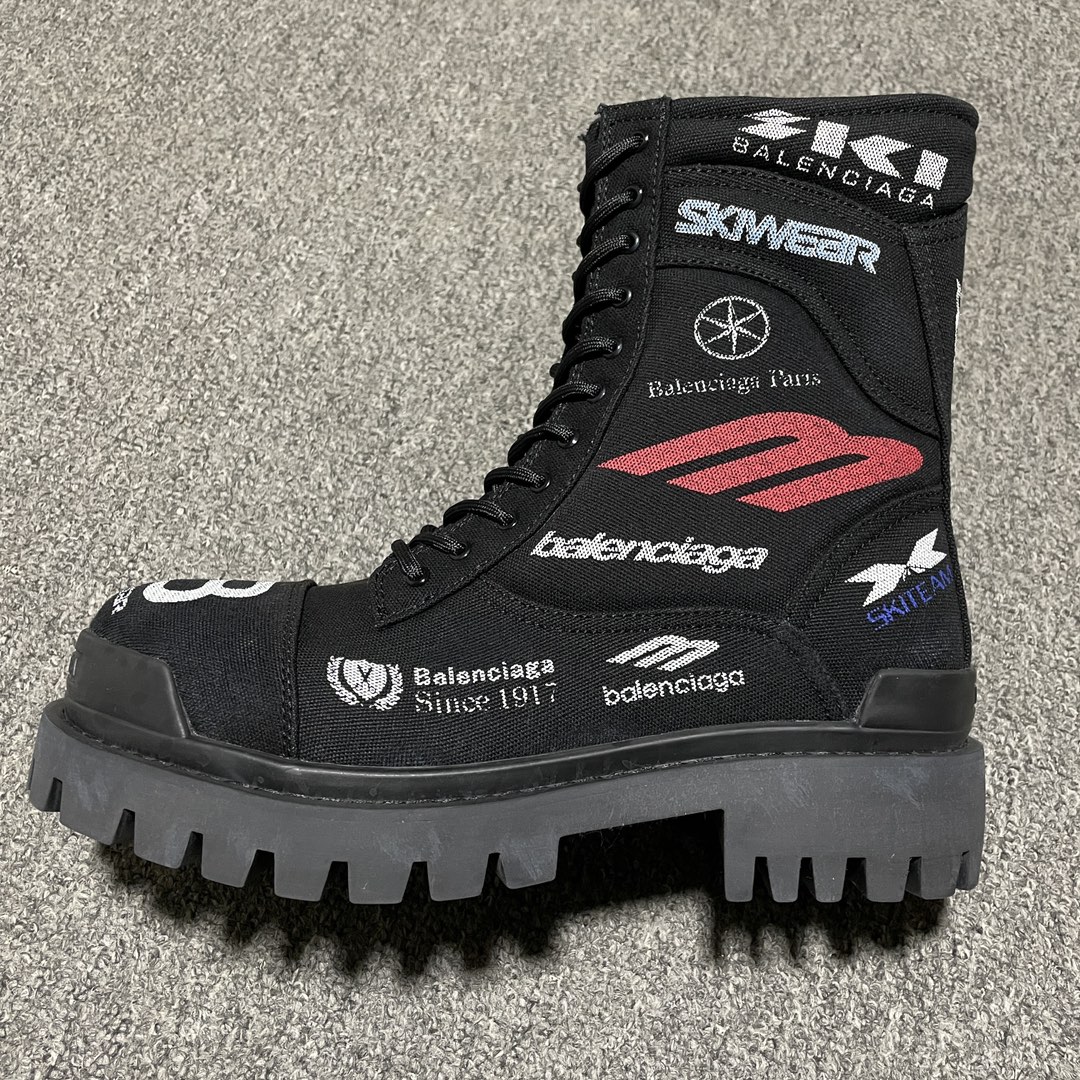 纯原 Balenciage 巴黎世家 Combat Strike 涂鸦高帮做旧靴 原档案原楦数据开发 高端外贸专供品质 高筒穿搭神器 鞋面采用重工水洗牛仔布 工序繁杂 经久耐穿 尺码：39 40 41 42 43 44 45 比运动鞋偏大一码-选品中心