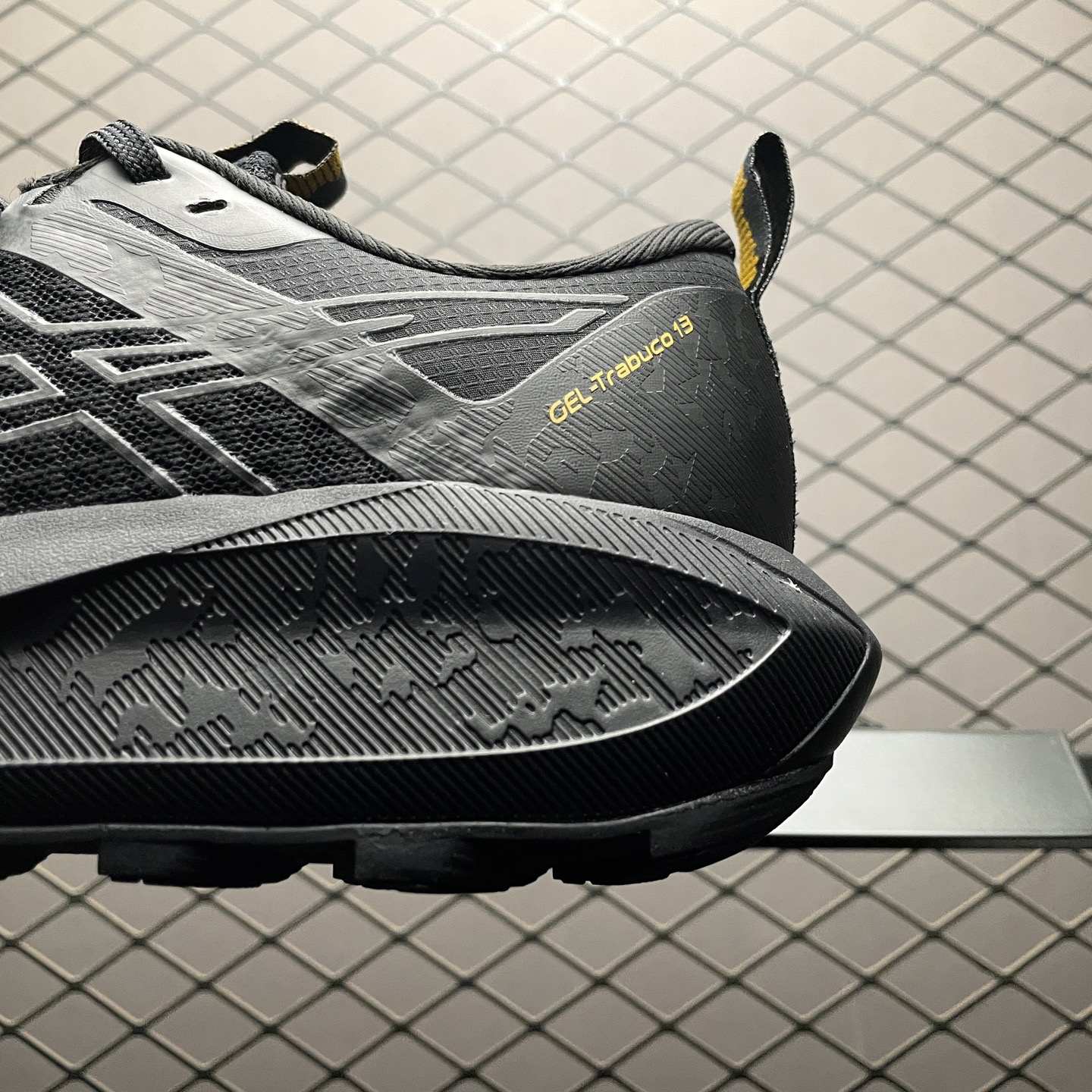  Asics 亚瑟士 Gle-Trabuco 13 低帮运动休闲跑步鞋 1011B973-001 尺码：