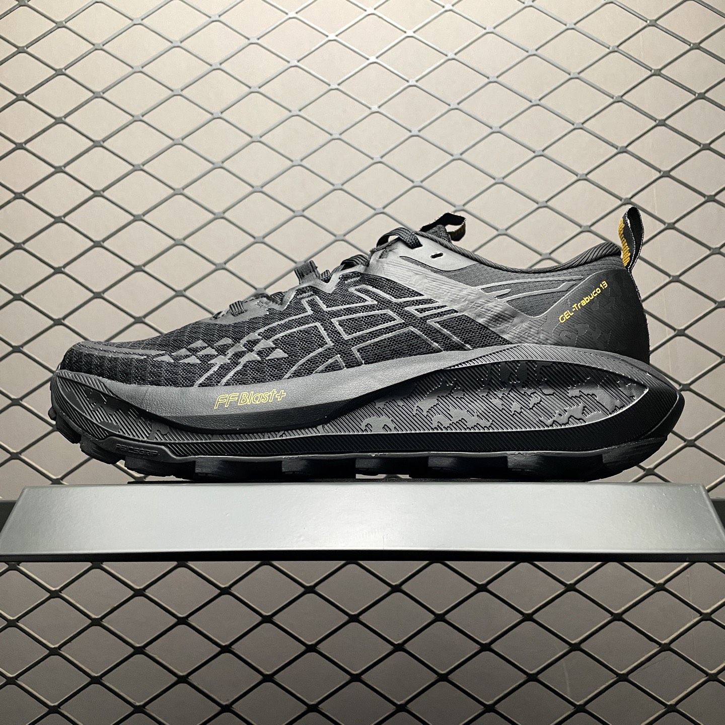  Asics 亚瑟士 Gle-Trabuco 13 低帮运动休闲跑步鞋 1011B973-001 尺码：