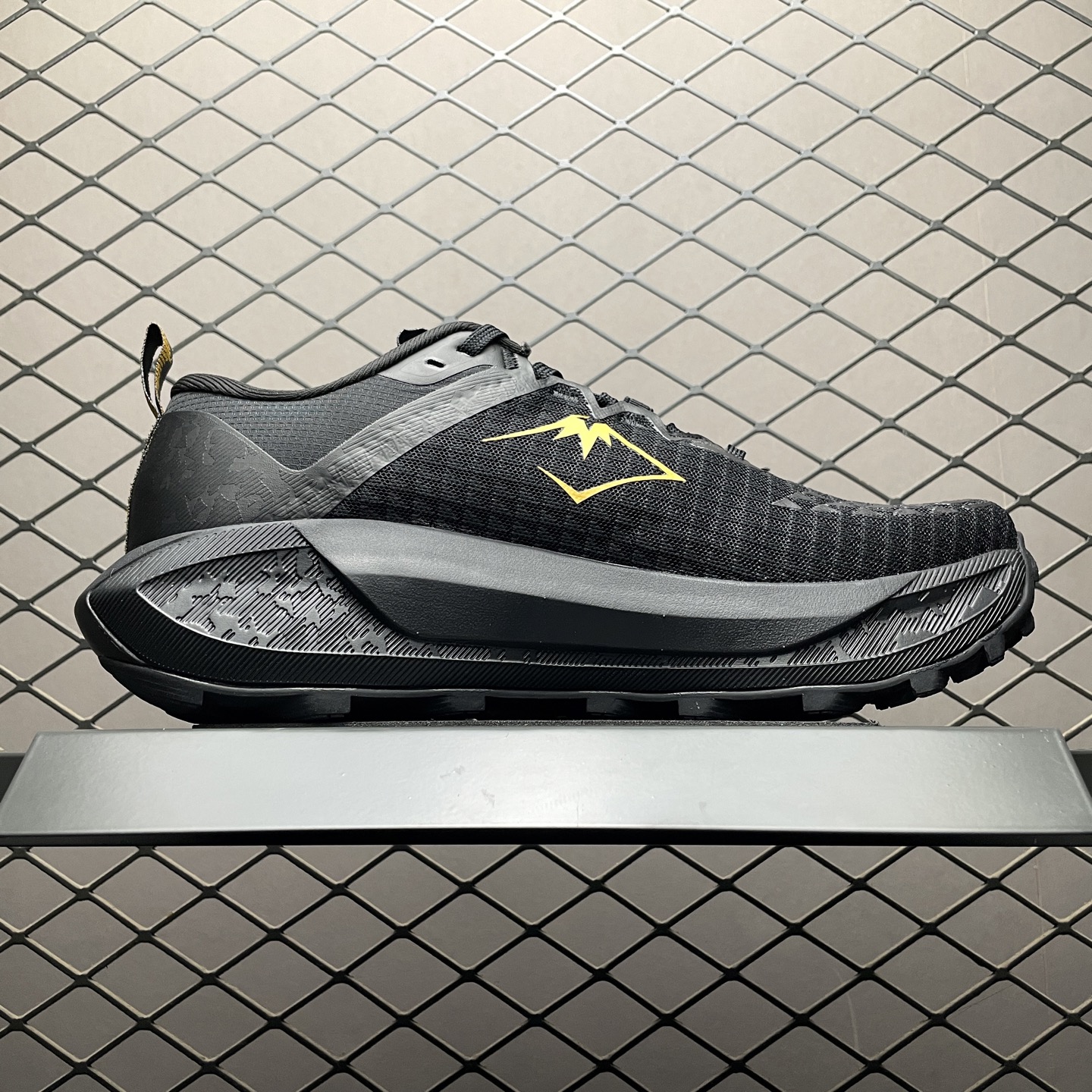  Asics 亚瑟士 Gle-Trabuco 13 低帮运动休闲跑步鞋 1011B973-001 尺码：