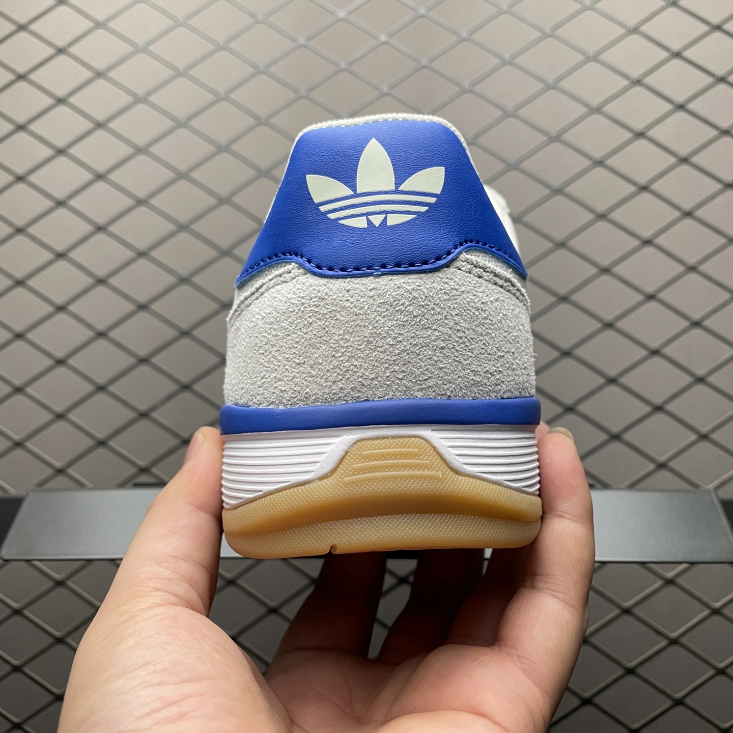 AD 阿迪 Gazelle Sala 低帮运动休闲板鞋 JR3839 尺码：36 36.5 37 38 