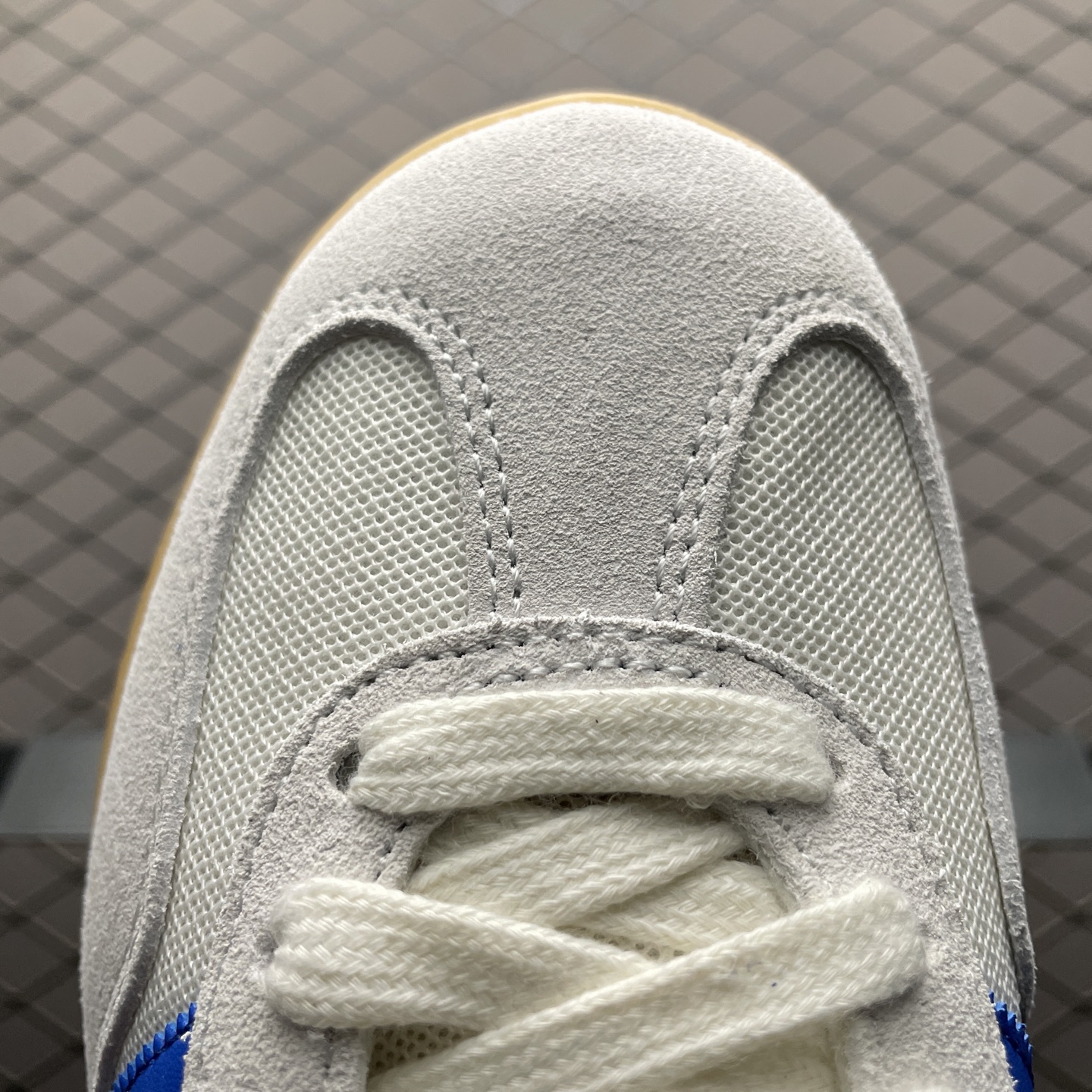 AD 阿迪 Gazelle Sala 低帮运动休闲板鞋 JR3839 尺码：36 36.5 37 38 