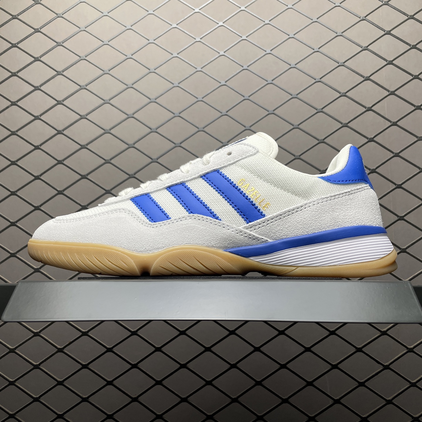 AD 阿迪 Gazelle Sala 低帮运动休闲板鞋 JR3839 尺码：36 36.5 37 38 