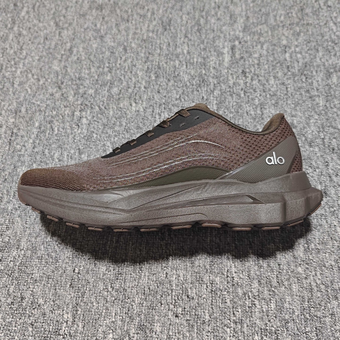 alo yoga Runner 网面低帮休闲跑步鞋 A0590U 新版本出货 大厂出品 外贸专供品质 尺