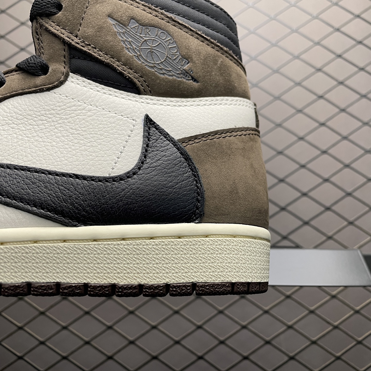 图片[4]-LJR纯原 Travis Scott x Air Jordan 1 High OG TS SP AJ1乔1 TS 联名倒钩 高帮文化篮球鞋 CD4487-100 原厂材料打造 顶级工艺 高端外贸平台 高端零售专供品质 尺码：40.5 41 42 42.5 43 44 44.5 45 46 47.5 48.5-选品中心