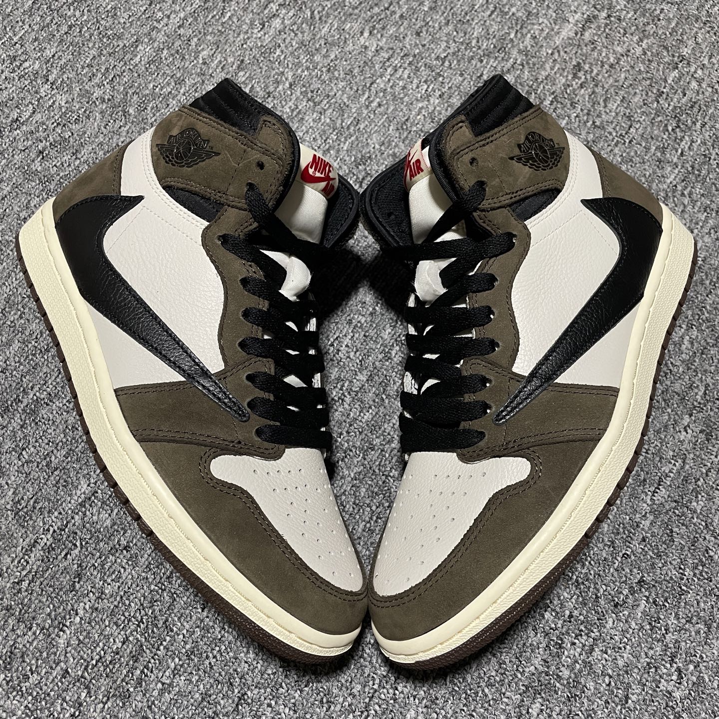 图片[8]-LJR纯原 Travis Scott x Air Jordan 1 High OG TS SP AJ1乔1 TS 联名倒钩 高帮文化篮球鞋 CD4487-100 原厂材料打造 顶级工艺 高端外贸平台 高端零售专供品质 尺码：40.5 41 42 42.5 43 44 44.5 45 46 47.5 48.5-选品中心