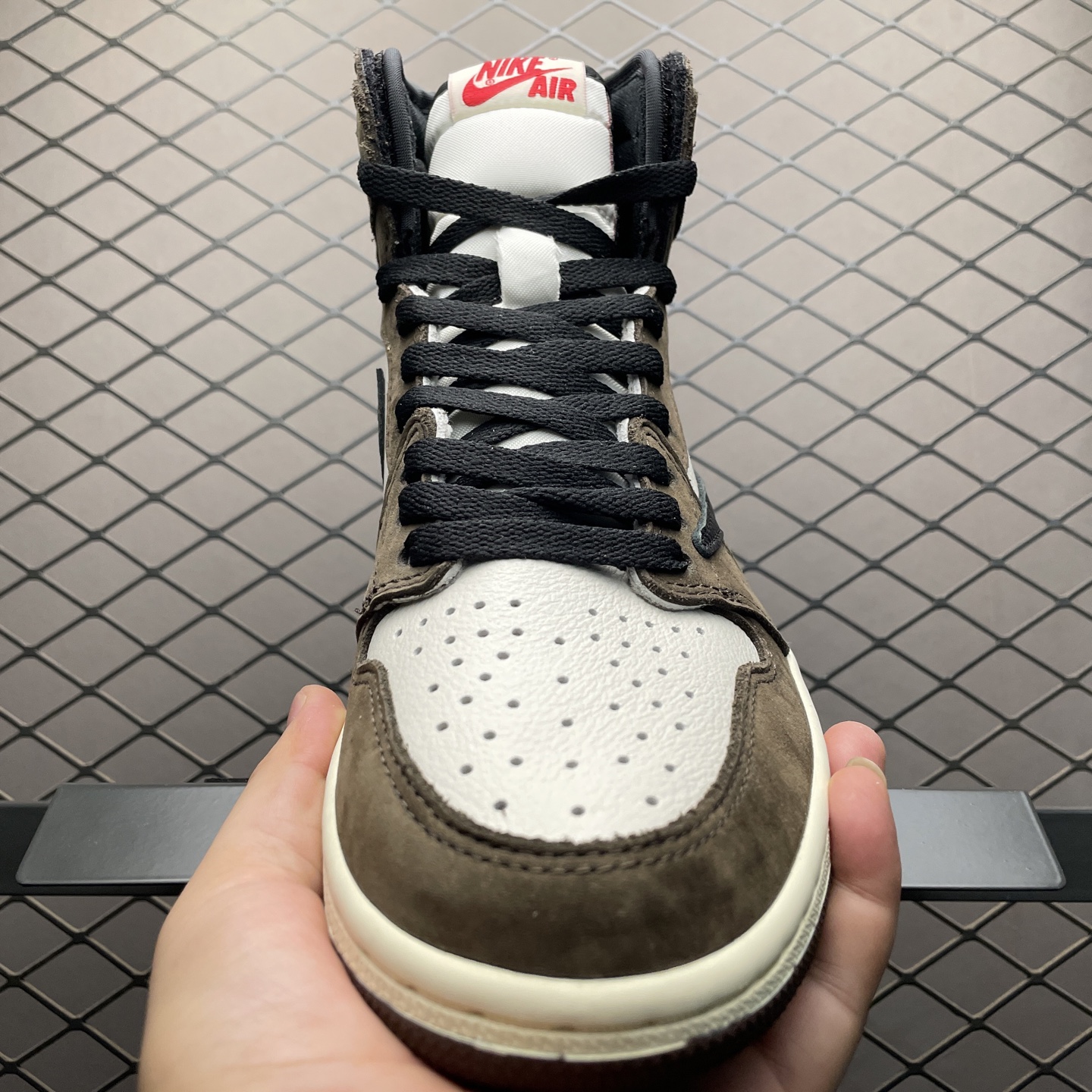 图片[9]-LJR纯原 Travis Scott x Air Jordan 1 High OG TS SP AJ1乔1 TS 联名倒钩 高帮文化篮球鞋 CD4487-100 原厂材料打造 顶级工艺 高端外贸平台 高端零售专供品质 尺码：40.5 41 42 42.5 43 44 44.5 45 46 47.5 48.5-选品中心