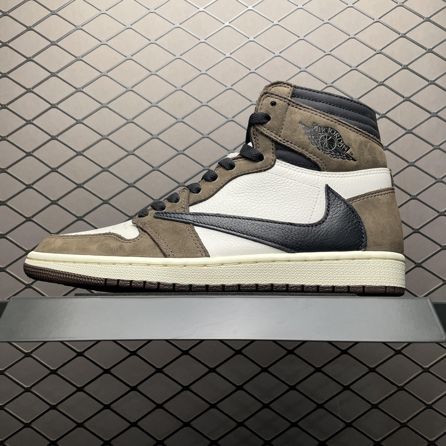 LJR纯原 Travis Scott x Air Jordan 1 High OG TS SP AJ1乔1 TS 联名倒钩 高帮文化篮球鞋 CD4487-100 原厂材料打造 顶级工艺 高端外贸平台 高端零售专供品质 尺码：40.5 41 42 42.5 43 44 44.5 45 46 47.5 48.5-选品中心