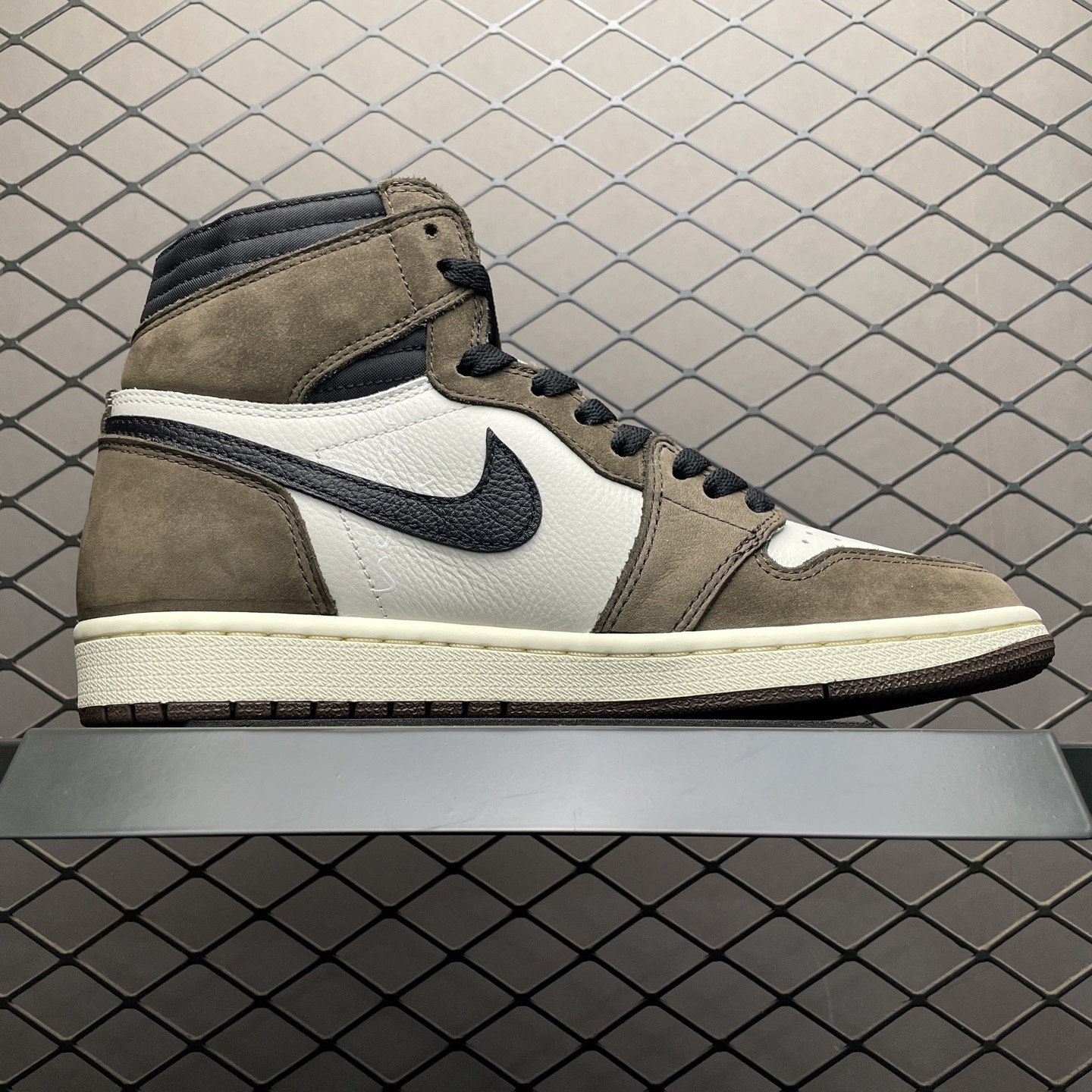 图片[3]-LJR纯原 Travis Scott x Air Jordan 1 High OG TS SP AJ1乔1 TS 联名倒钩 高帮文化篮球鞋 CD4487-100 原厂材料打造 顶级工艺 高端外贸平台 高端零售专供品质 尺码：40.5 41 42 42.5 43 44 44.5 45 46 47.5 48.5-选品中心