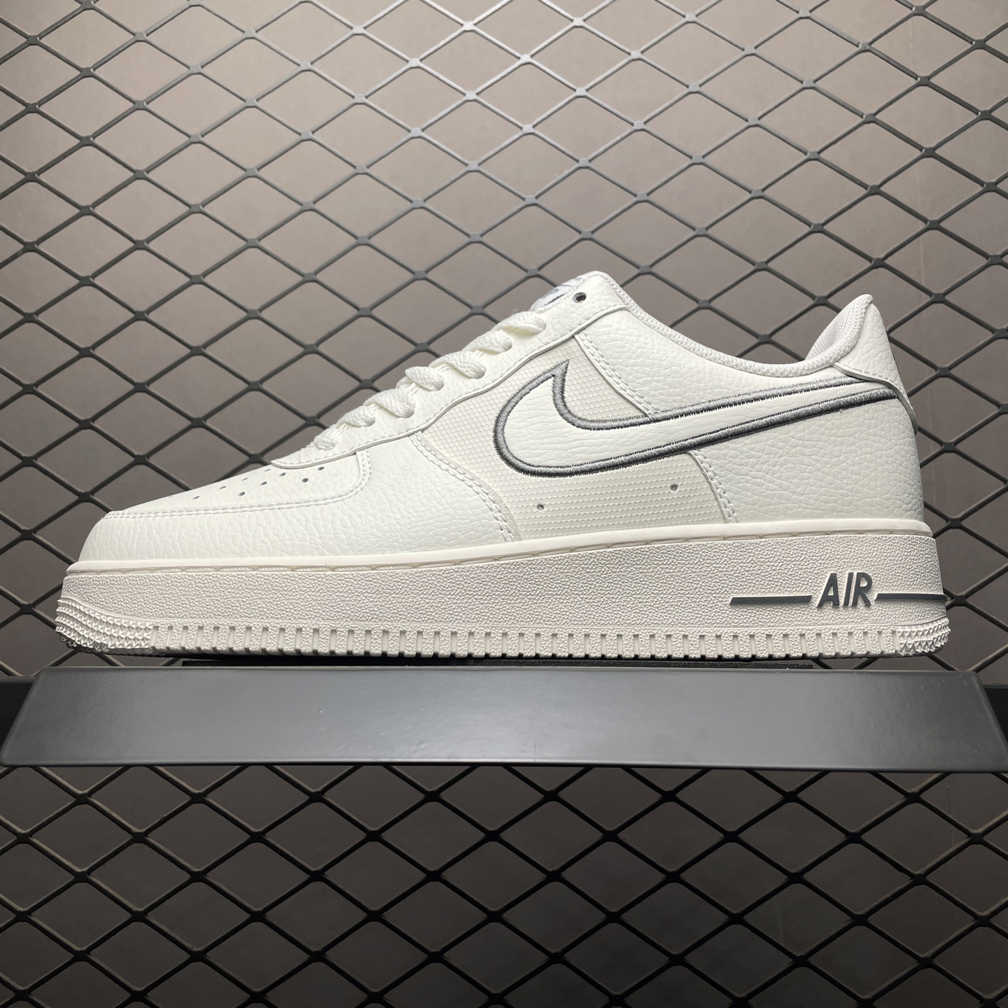 💰540 純原NK Air Force 1 Low 空軍一號低幫休閒板鞋 IB7677-101 尺碼：36 36.5 37.5 38 38.5 39 40 40.5 41 42 42.5 43 44.5 45 編號：25TDEF51