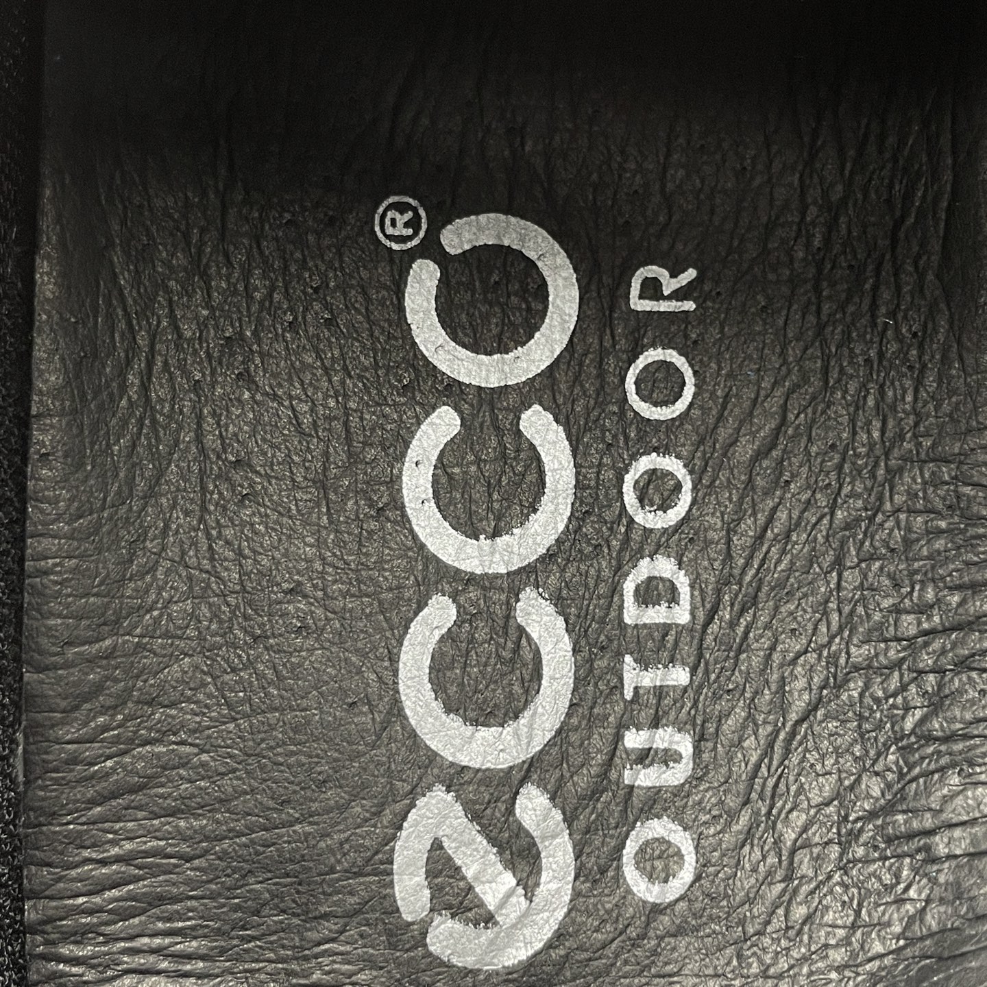 ECCO 爱步 户外防水透气防滑复古跑鞋时尚拼接徒步鞋 驱动系列 多材料拼接鞋面，轻盈柔韧时尚个性出街有