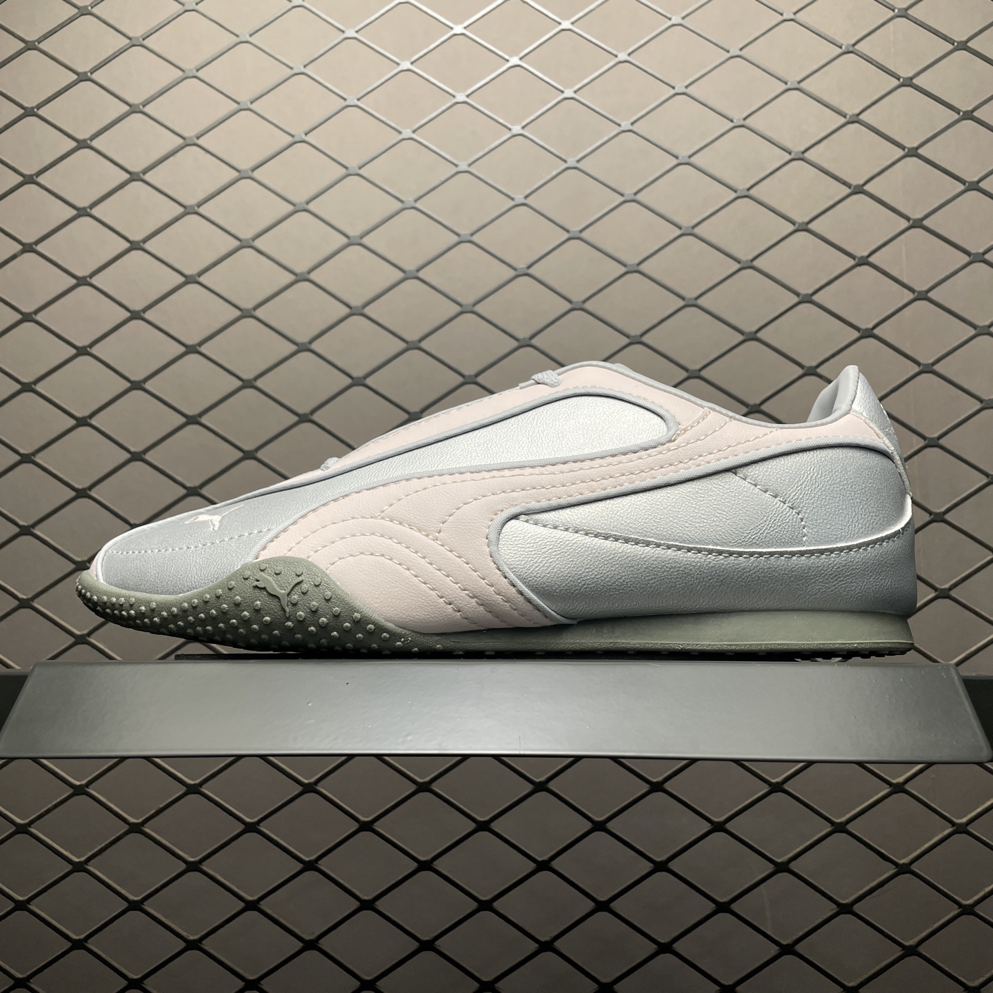 网红爆款 PUMA 彪马 Bella V2 Leather 时尚百搭 舒适 德训 薄底鞋休闲鞋 -01 