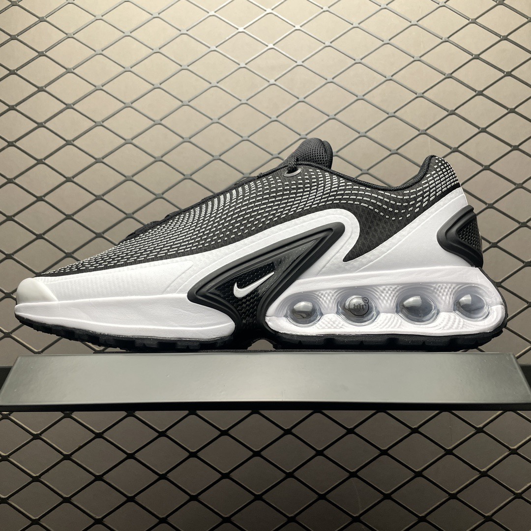 纯原版本 NK Air Max Dn 气垫跑鞋 全新鞋款在同侧采用了四个圆柱仓式的设计，不仅有防滑耐磨性