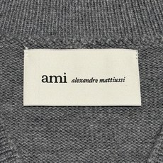 S# Ami 爱心 毛衣马甲 真正原版开发 高端零售专供 品质保证 100%放心出街 尺码:S M L XL 原版三 S# Ami 爱心 毛衣马甲 真正原版开发 高端零售专供 品质保证 100%放心出街 尺码:S M L XL 原版三