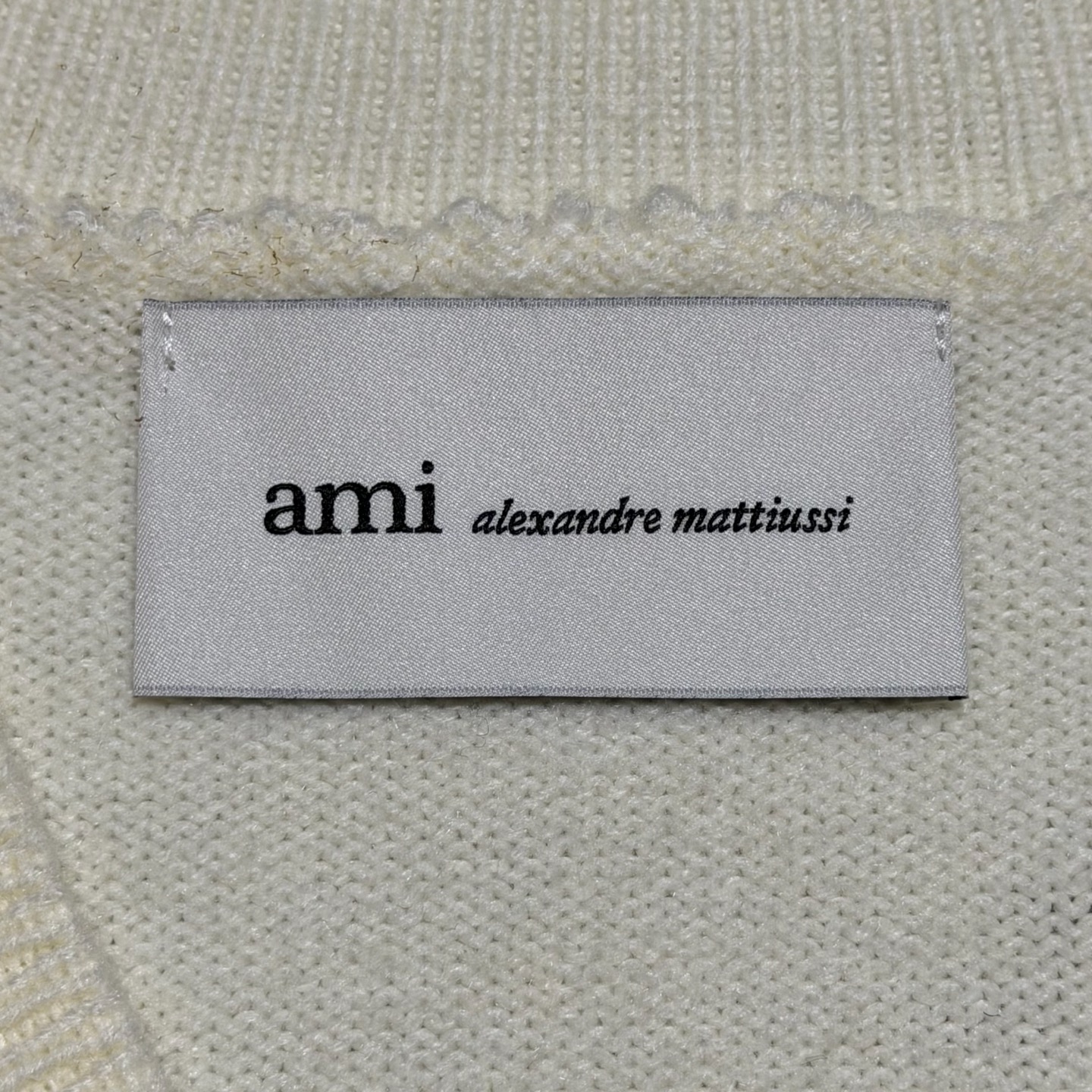 S# Ami 爱心 毛衣马甲 真正原版开发 高端零售专供 品质保证 100%放心出街 尺码:S M L XL 原版三 S# Ami 爱心 毛衣马甲 真正原版开发 高端零售专供 品质保证 100%放心出街 尺码:S M L XL 原版三