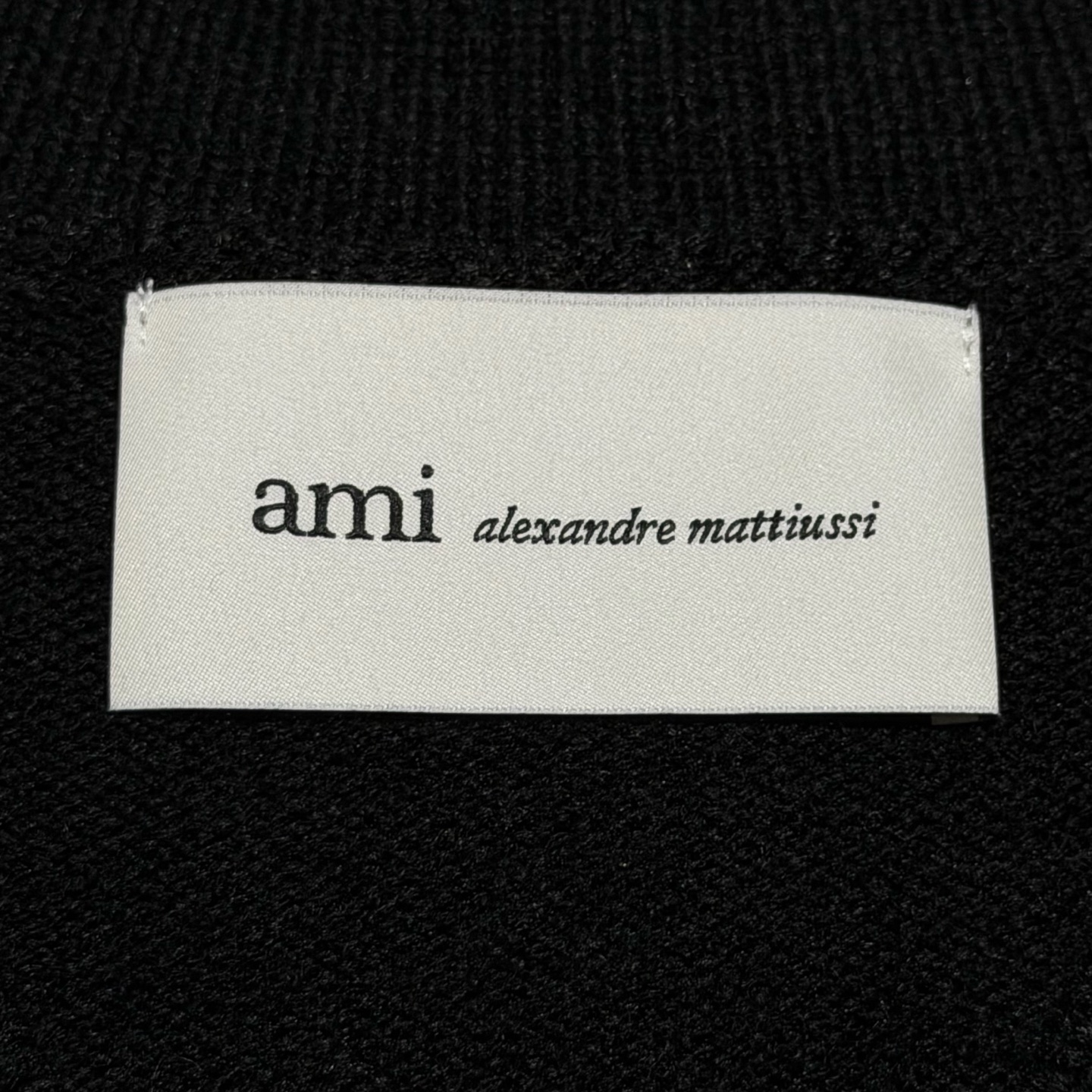 S# Ami 爱心 毛衣马甲 真正原版开发 高端零售专供 品质保证 100%放心出街 尺码:S M L XL 原版三 S# Ami 爱心 毛衣马甲 真正原版开发 高端零售专供 品质保证 100%放心出街 尺码:S M L XL 原版三