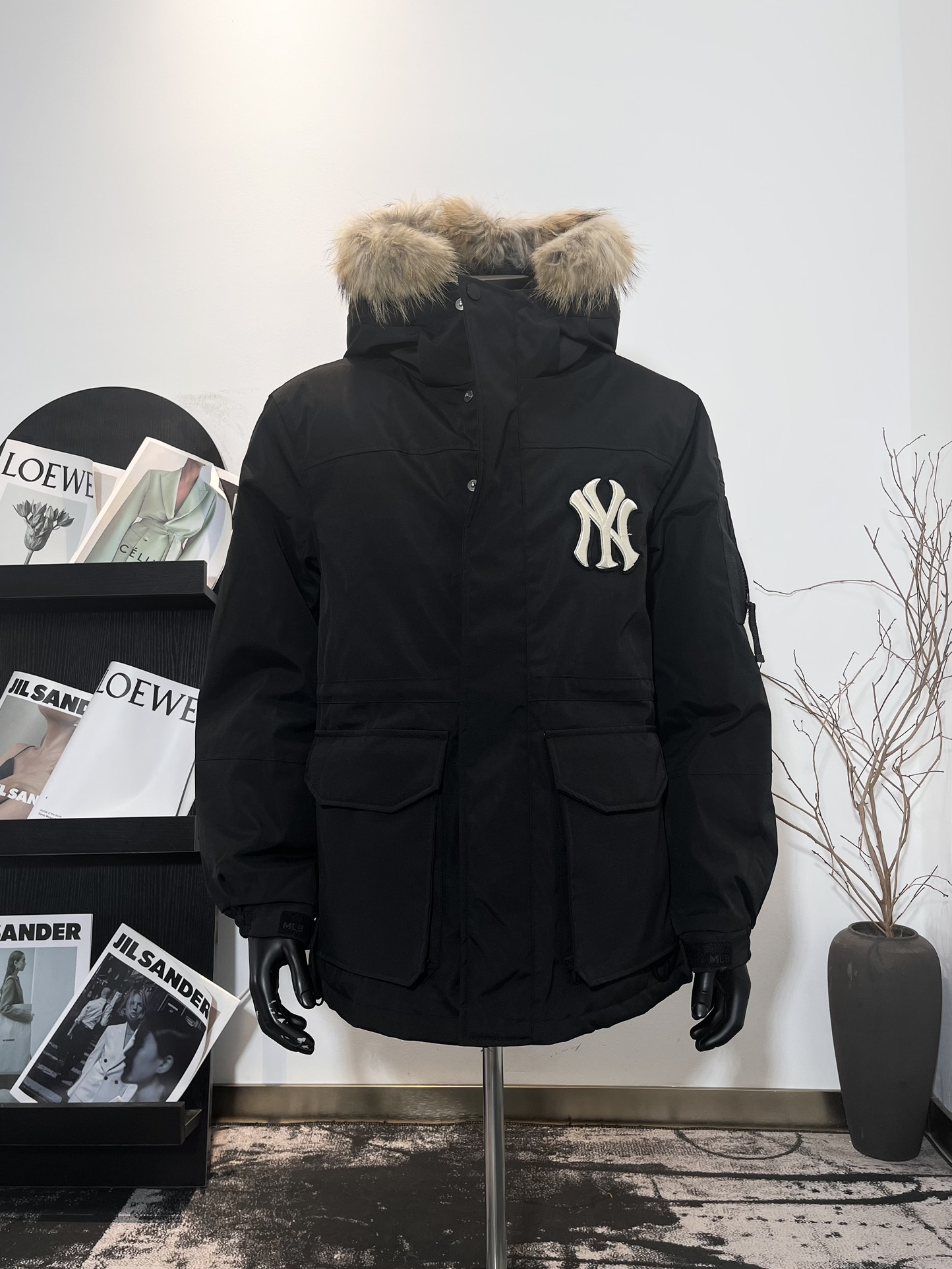 【Calidad de tienda oficial】 Chaqueta de plumón con cuello de piel y estilo de trabajo con el logotipo de los …