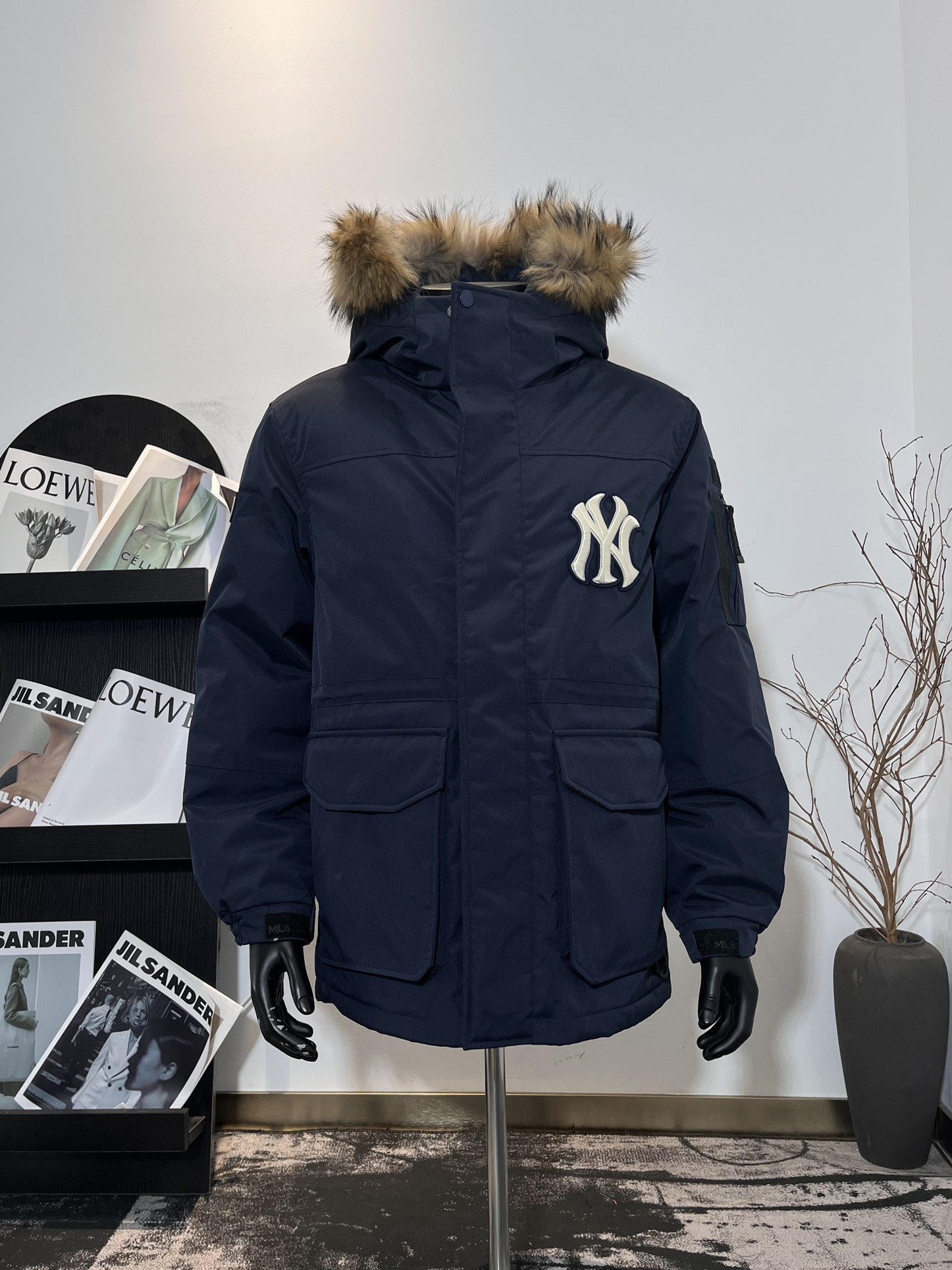 【Calidad de tienda oficial】 Chaqueta de plumón con cuello de piel y estilo de trabajo con el logotipo de los Yankees de…