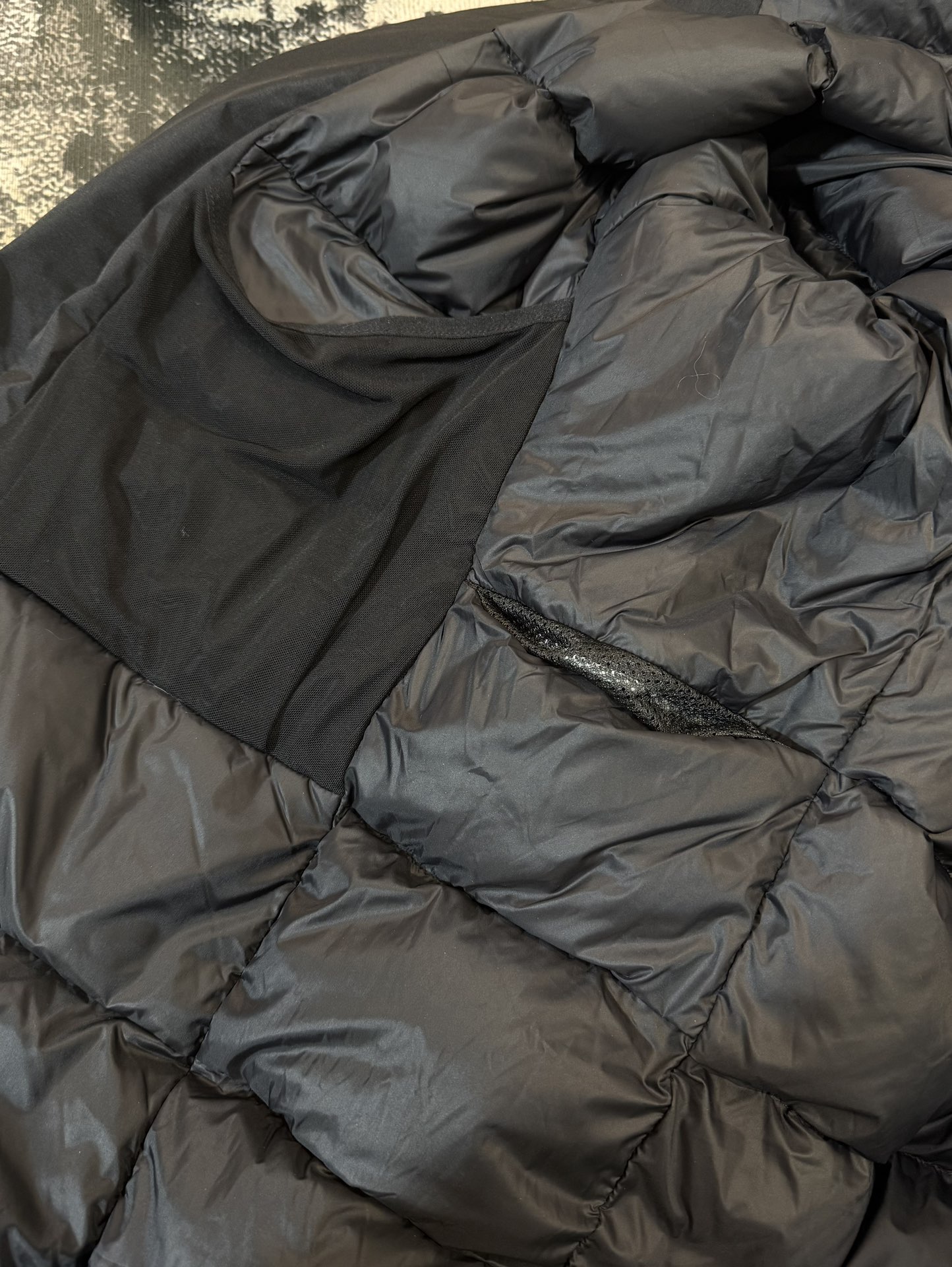 Arc’teryx Kobah Parka: Cutting-Edge Winter Wear with Luxurious Comfort - 图片 9