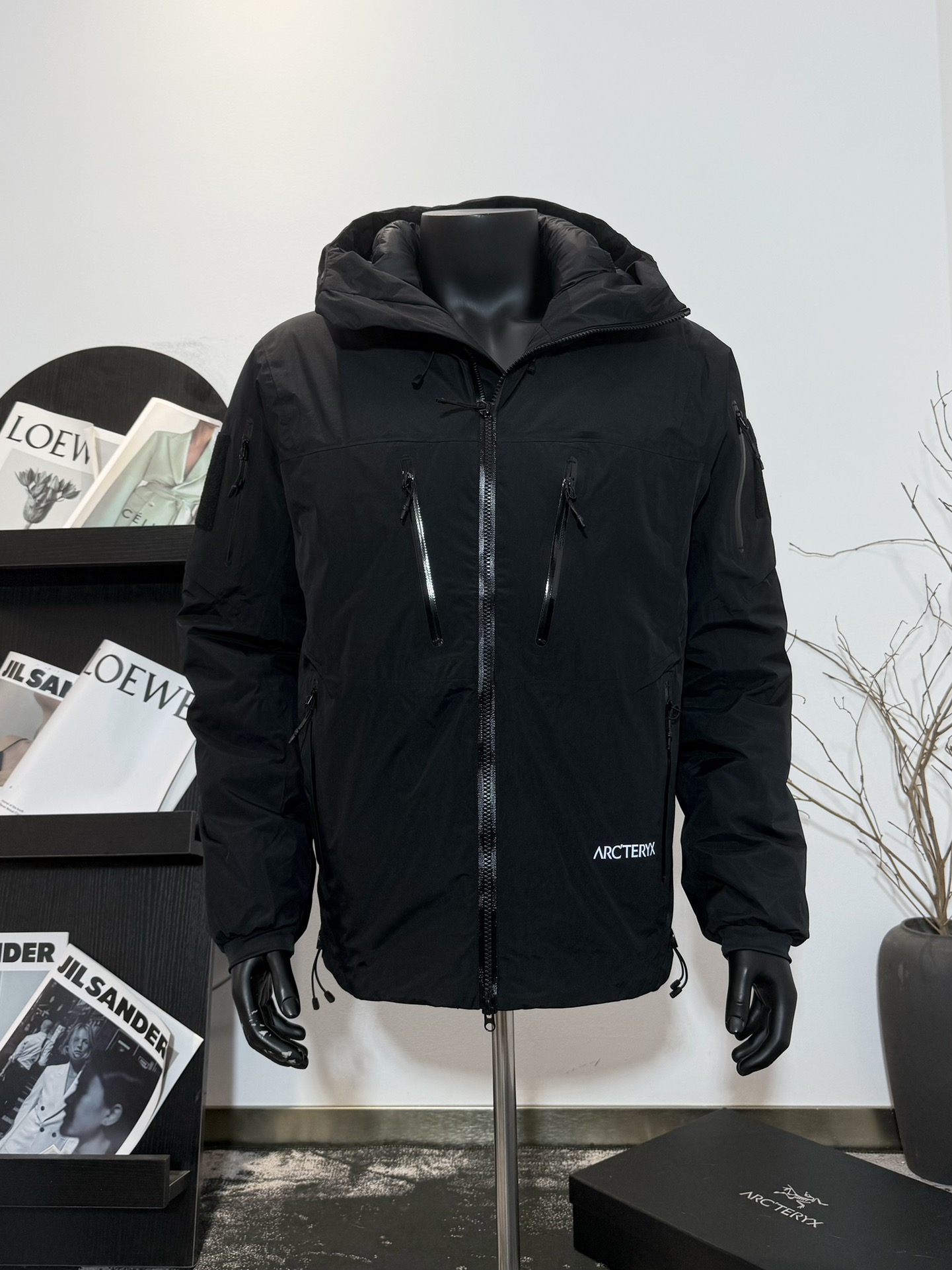Arc’teryx Kobah Parka: Cutting-Edge Winter Wear with Luxurious Comfort