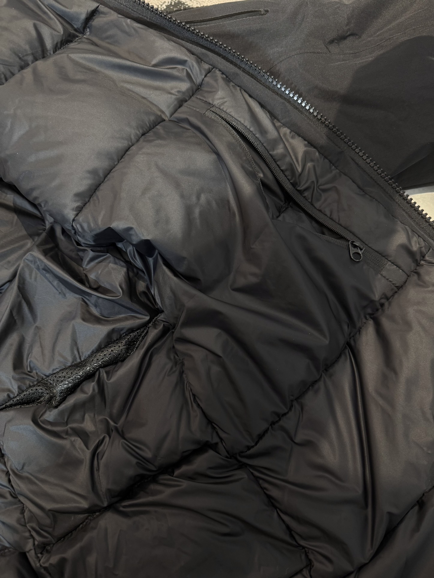 Arc’teryx Kobah Parka: Cutting-Edge Winter Wear with Luxurious Comfort - 图片 6