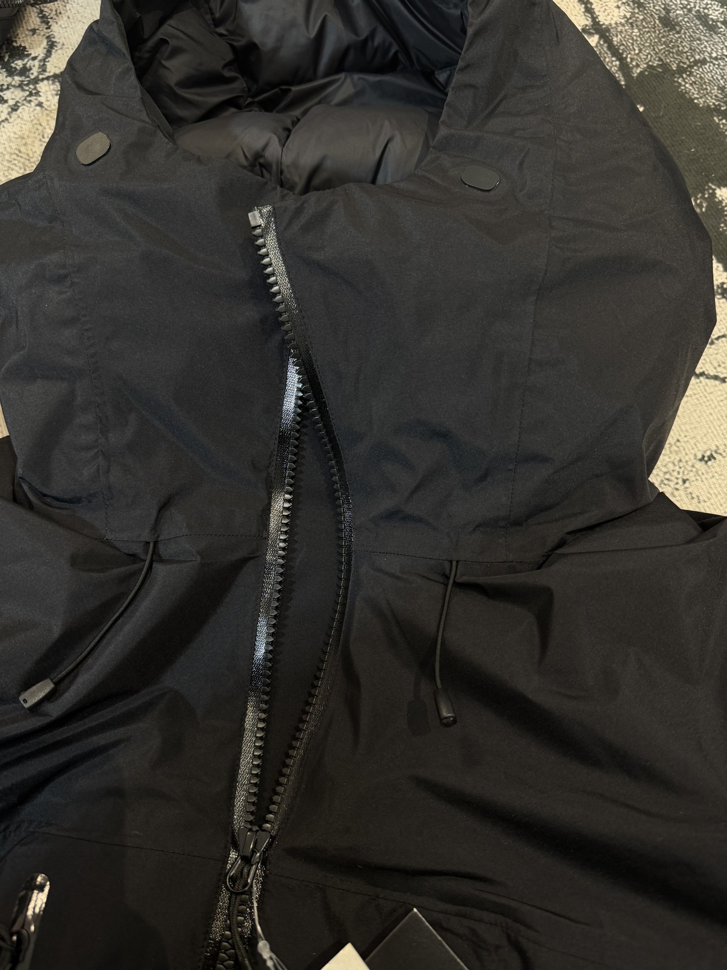 Arc’teryx Kobah Parka: Cutting-Edge Winter Wear with Luxurious Comfort - 图片 3