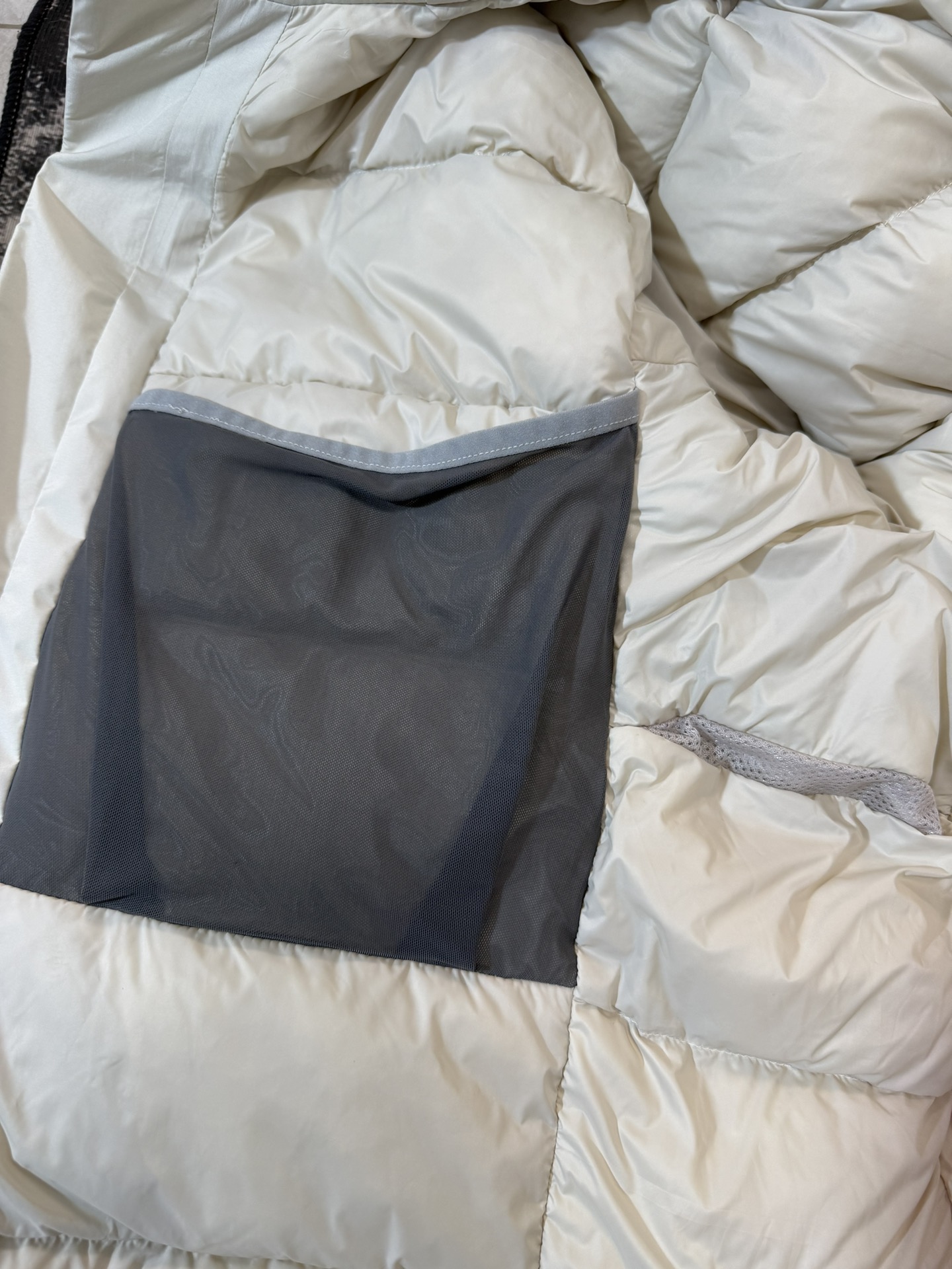 Arc’teryx Kobah Parka: Ultimate Winter Luxury with “Walking Feathers” - 图片 6