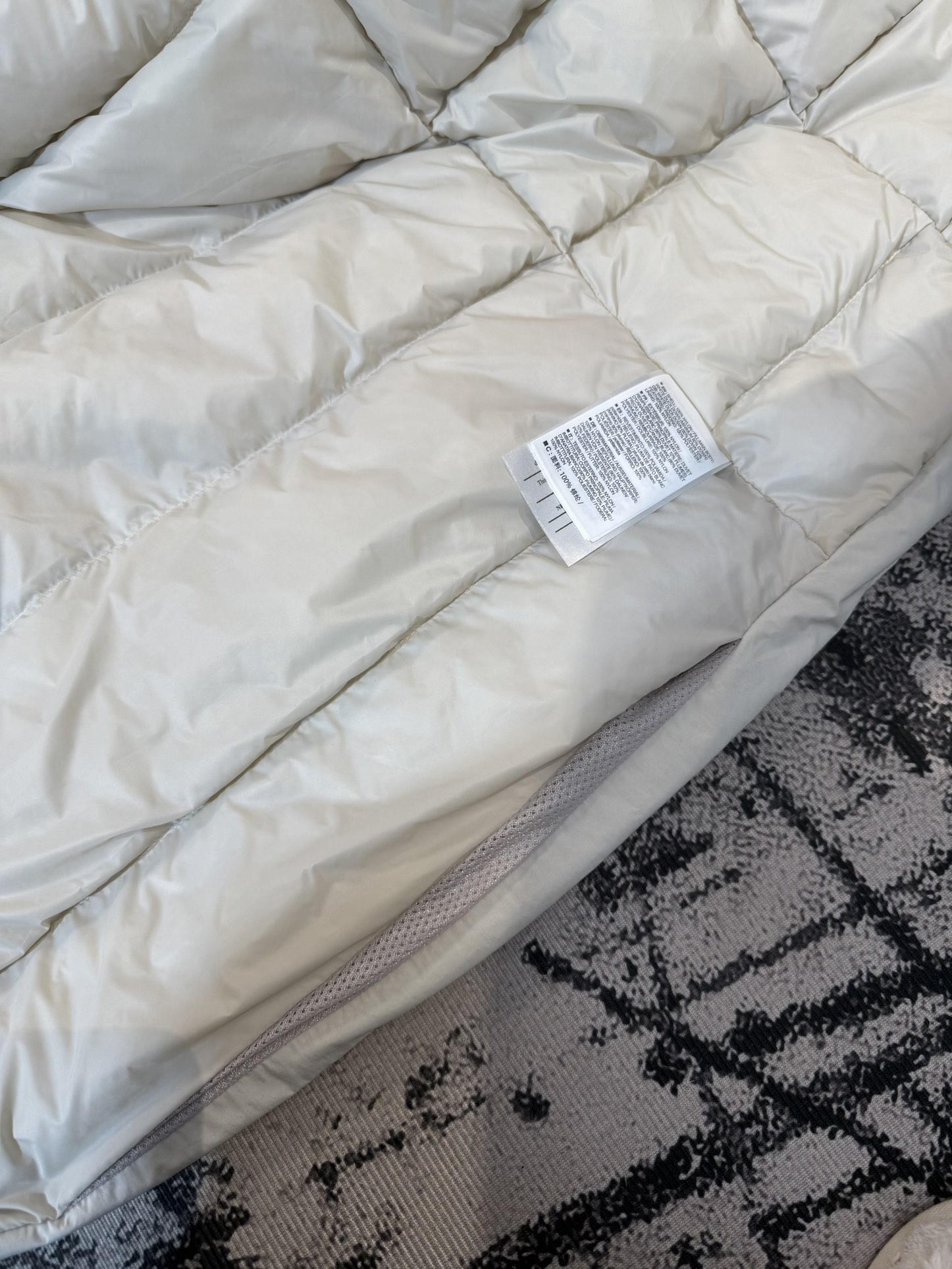 Arc’teryx Kobah Parka: Ultimate Winter Luxury with “Walking Feathers” - 图片 7