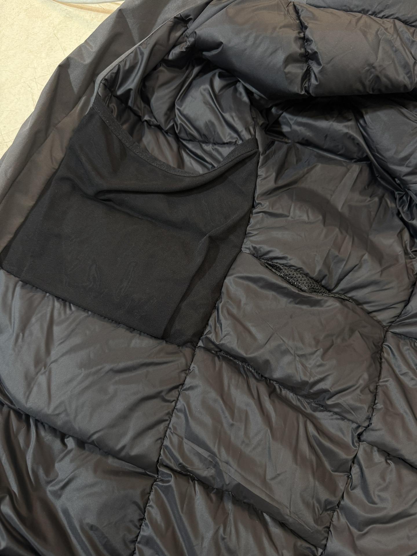 Arc’teryx Kobah Parka: Luxurious Winter Jacket with Cutting-Edge Technology - 图片 6