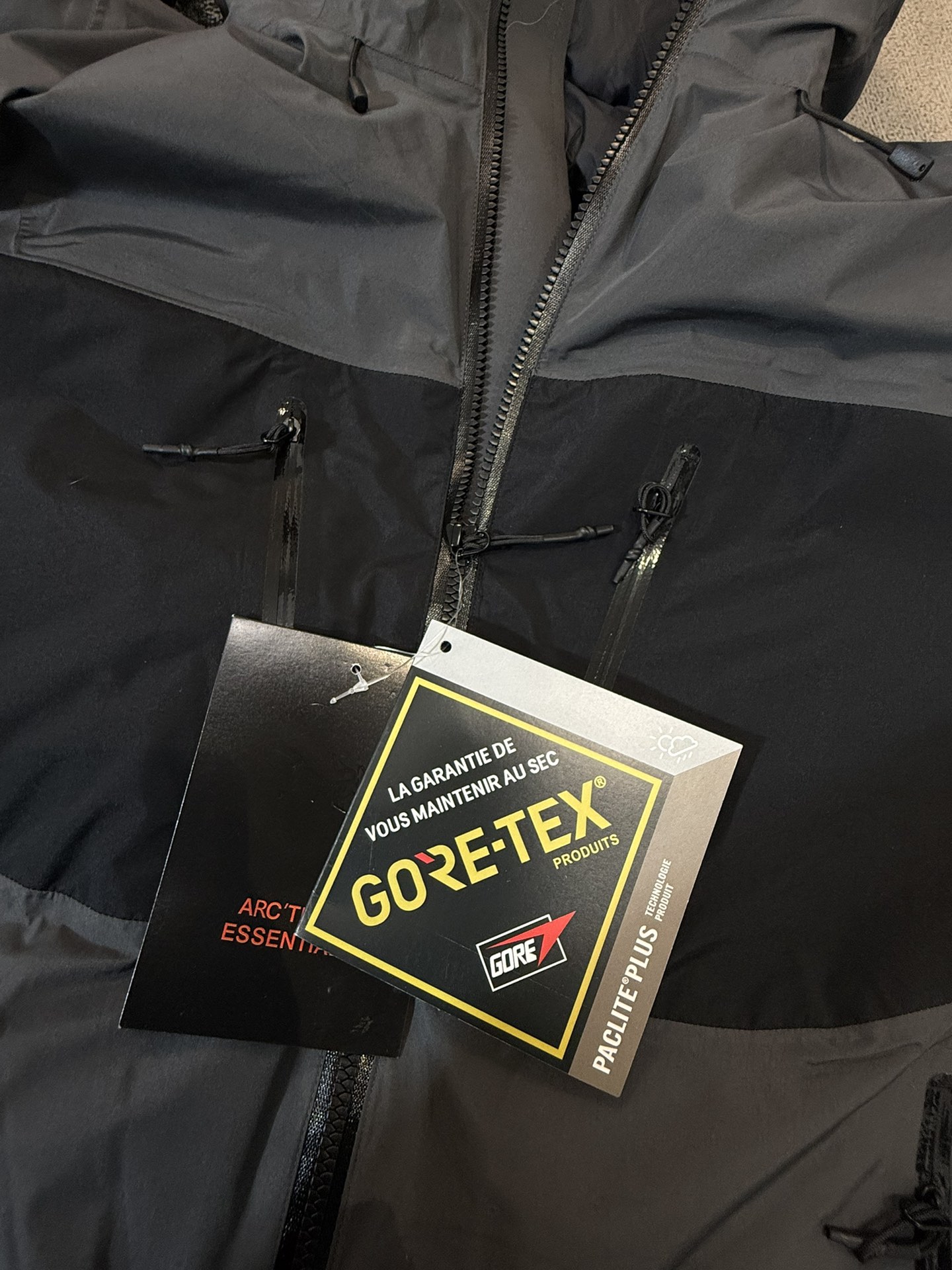 Arc’teryx Kobah Parka: Luxurious Winter Jacket with Cutting-Edge Technology - 图片 8