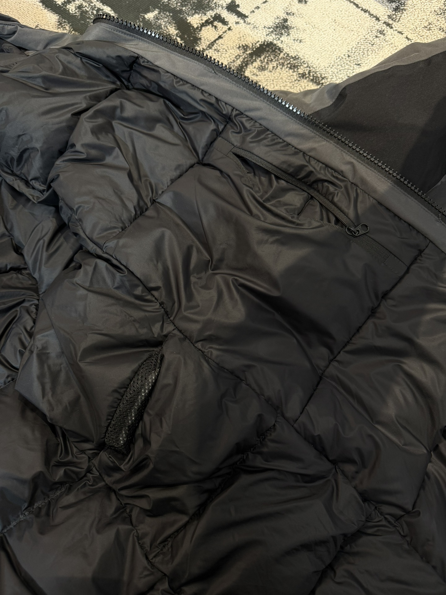 Arc’teryx Kobah Parka: Luxurious Winter Jacket with Cutting-Edge Technology - 图片 5