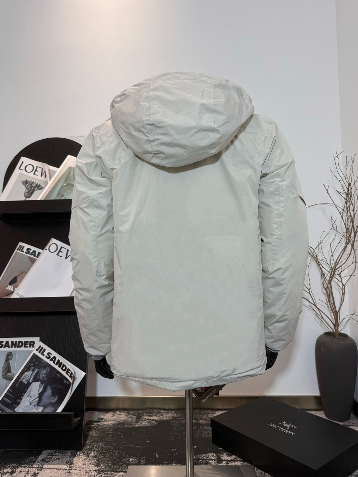 Arc’teryx Kobah Parka: Ultimate Winter Luxury with “Walking Feathers” - 图片 2
