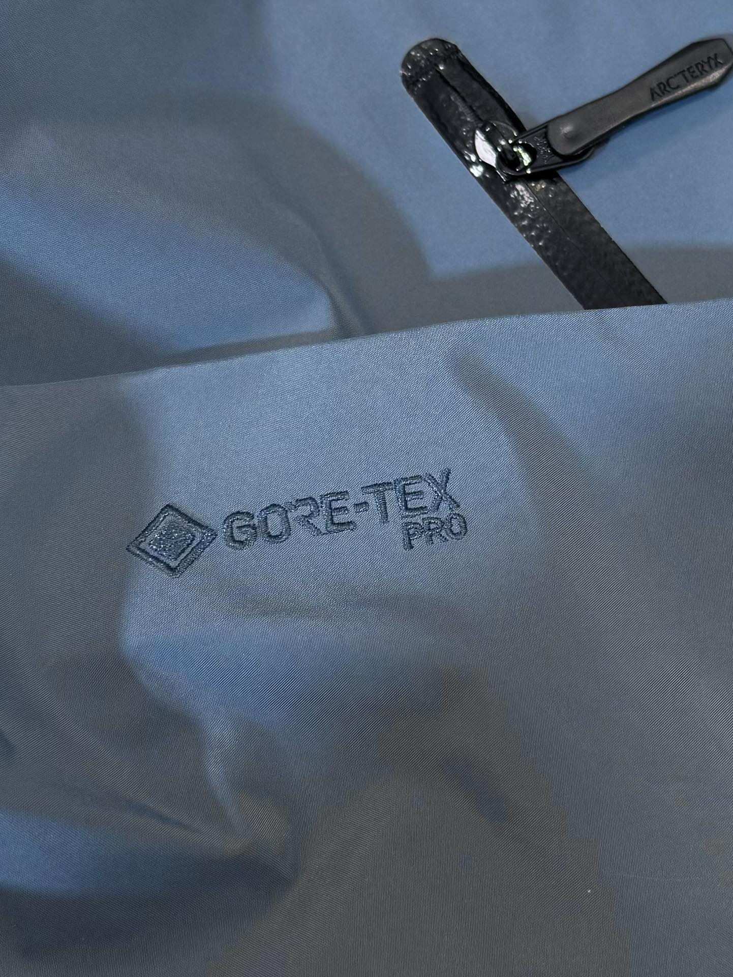 ARC’TERYX Alpha SV GORE-TEXPro Waterproof Jacket: Ultimate Protection for Outdoor Adventures - 图片 5