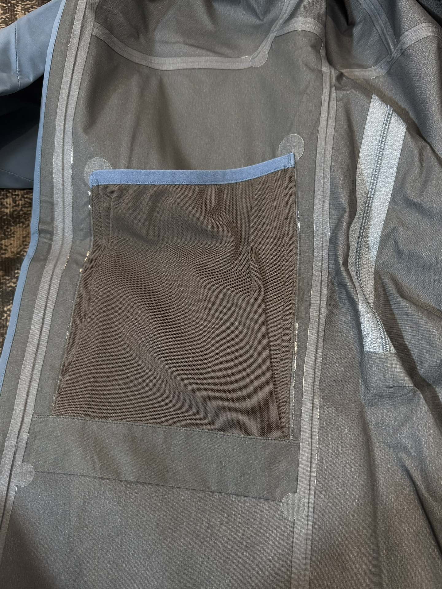 ARC’TERYX Alpha SV GORE-TEXPro Waterproof Jacket: Ultimate Protection for Outdoor Adventures - 图片 8